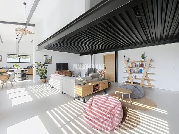 Maison d'Architecte - Vie de plain-pied, DPE A et vaste pièce de vie de 65 m² !