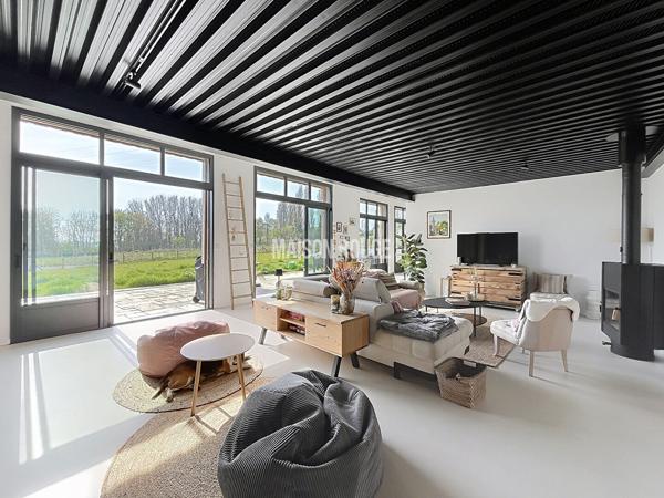 Maison d'Architecte - Vie de plain-pied, DPE A et vaste pièce de vie de 65 m² !