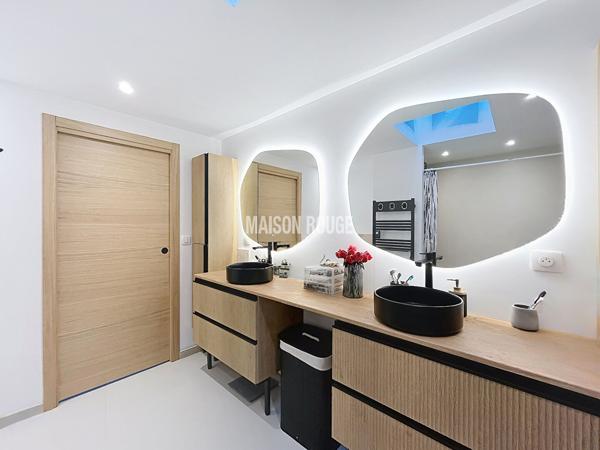 Maison d'Architecte - Vie de plain-pied, DPE A et vaste pièce de vie de 65 m² !