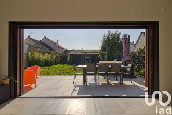 Maison 8 pièces de 193 m² à Conches-sur-Gondoire (77600)