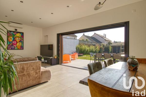 Maison 8 pièces de 193 m² à Conches-sur-Gondoire (77600)