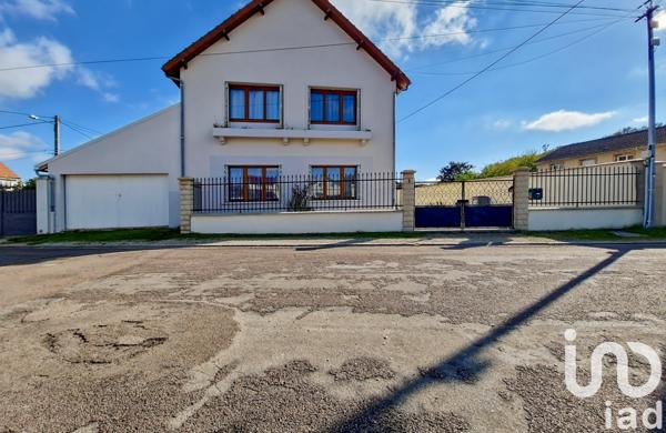 Maison traditionnelle 6 pièces de 141 m² à Migennes (89400)