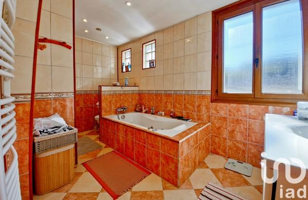 Maison traditionnelle 6 pièces de 141 m² à Migennes (89400)