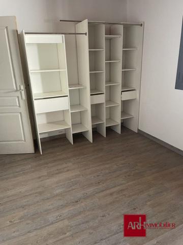 A LOUER MAISON F4/F5 - BDN ST PAUL - AVEC GRAND ESPACE EXTERIEUR