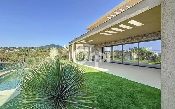 Maison à vendre    5 pièces • 260 m2 Sainte-Maxime