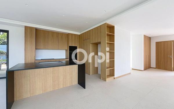 Maison à vendre    5 pièces • 260 m2 Sainte-Maxime