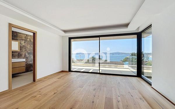 Maison à vendre    5 pièces • 260 m2 Sainte-Maxime