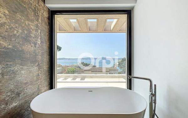 Maison à vendre    5 pièces • 260 m2 Sainte-Maxime