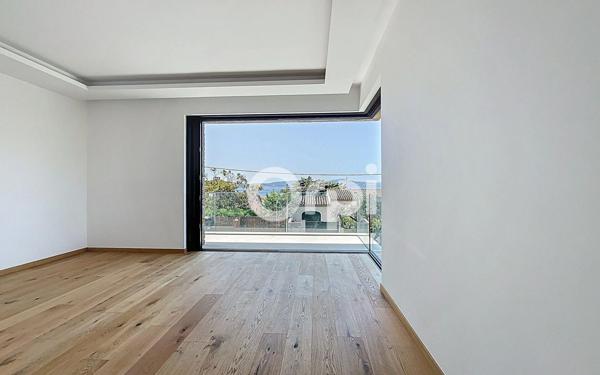 Maison à vendre    5 pièces • 260 m2 Sainte-Maxime