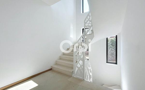 Maison à vendre    5 pièces • 260 m2 Sainte-Maxime