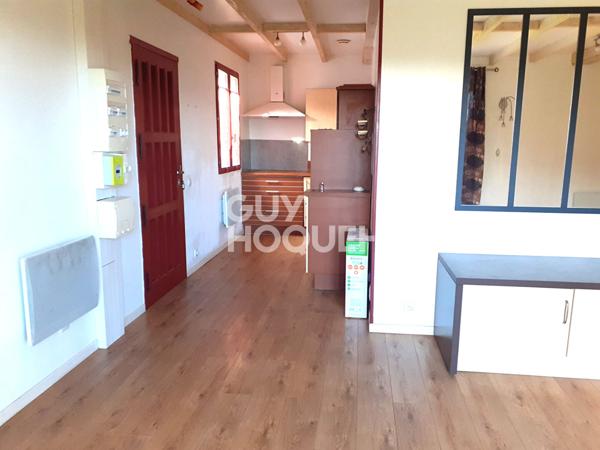 Maison de 2010 , grand terrain, grand garage et chalet indépendant