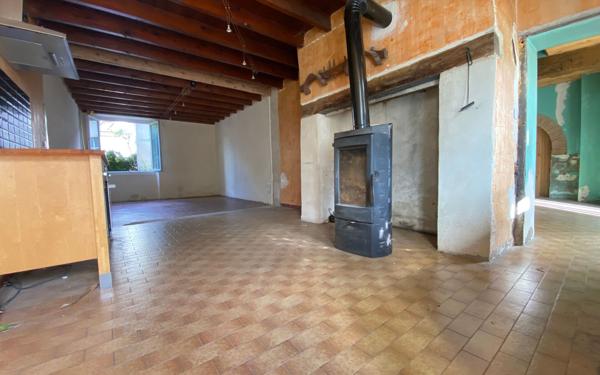 Maison à vendre    3 pièces •  Saint-Sardos