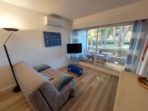 A louer de Janvier à fin mai 2025 Appartement 2 pièce cabine avec parking