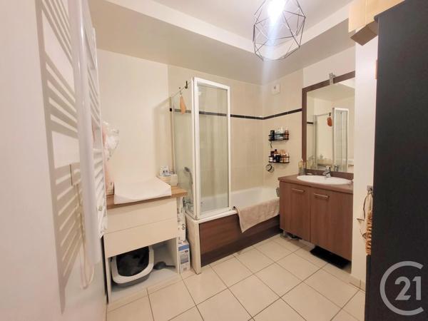 Appartement F4 à vendre  4 pièces - 82,42 m 2   ERMONT  - 95