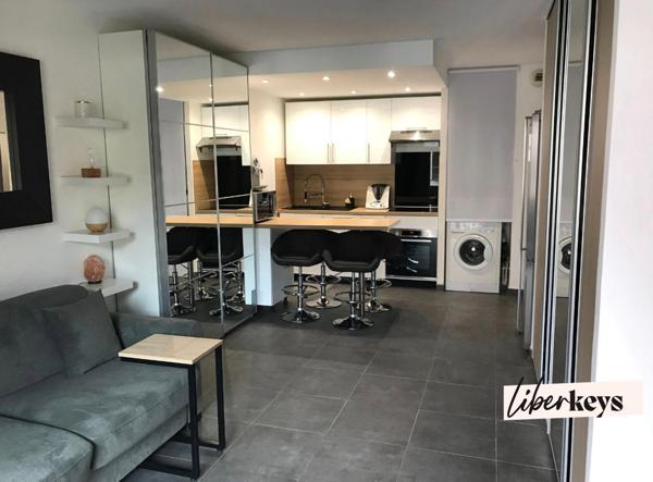 T2 rénové avec balcon – Résidence sécurisée – Parking en sous-sol – Saint-André-de-la-Roche