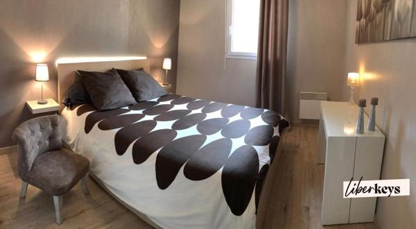 T2 rénové avec balcon – Résidence sécurisée – Parking en sous-sol – Saint-André-de-la-Roche