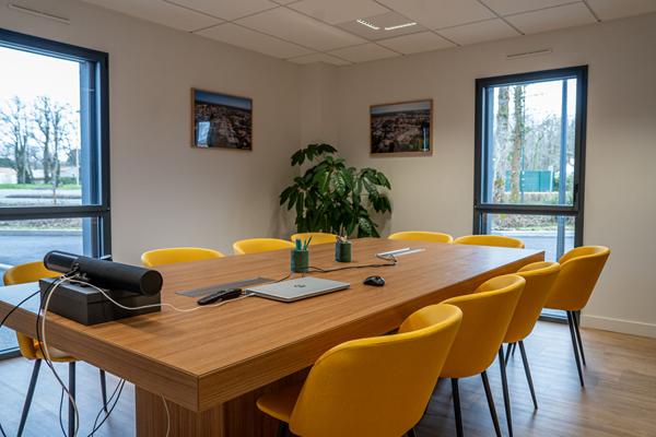 Challans, très beaux Bureaux de 185.32 m²