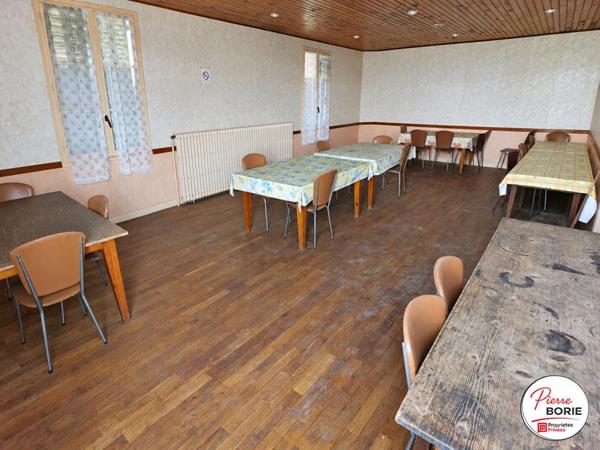 Exclusivité : CORLAY (Montipouret - 36), Grande bâtisse à rénover, jardin et garage