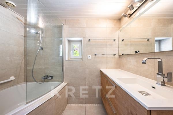Bourgogne - Dijon nord est- Maison de caractère 260 m2 -piscine chauffée -dépendances