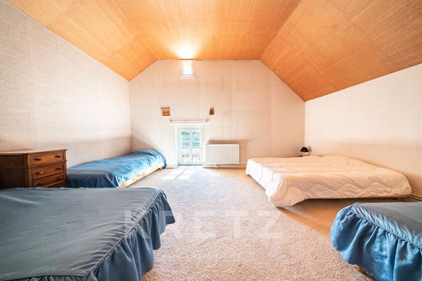 Bourgogne - Dijon nord est- Maison de caractère 260 m2 -piscine chauffée -dépendances