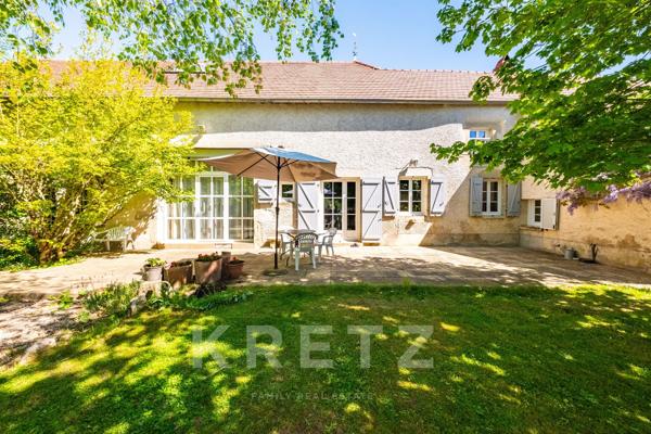 Bourgogne - Dijon nord est- Maison de caractère 260 m2 -piscine chauffée -dépendances