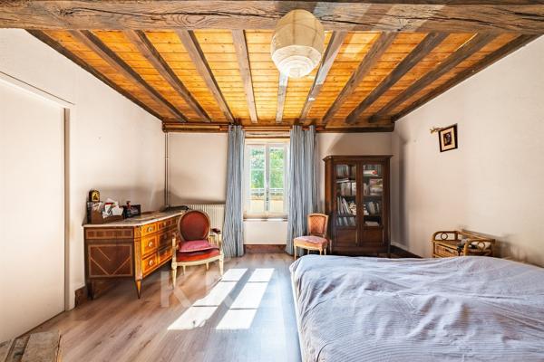 Bourgogne - Dijon nord est- Maison de caractère 260 m2 -piscine chauffée -dépendances