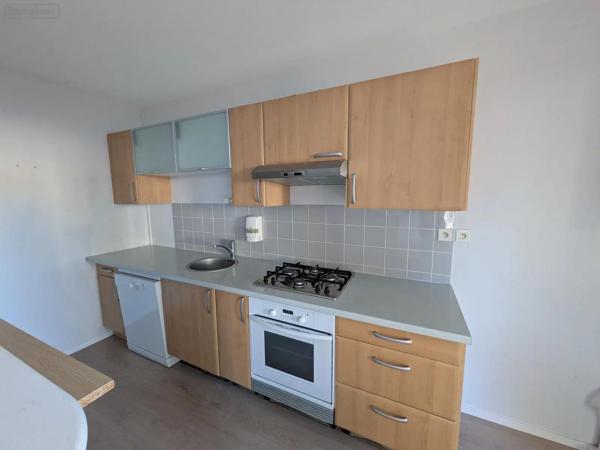 Location - Appartement Saint-Jacques-de-la-Lande 35136 4 pièces 78 m 2