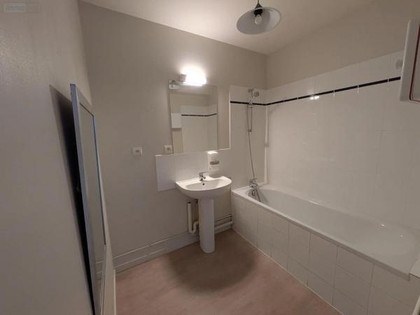 Location - Appartement Saint-Jacques-de-la-Lande 35136 4 pièces 78 m 2