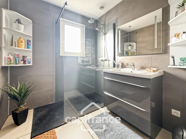 Maison 146 m² - 3 chambres - bureau - piscine - DEMIGNY