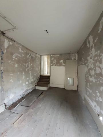 Dpt Vosges (88), à vendre RAMBERVILLERS immeuble T15 de 280 m2 à rénover en 5 ou 6 appartements avec cour