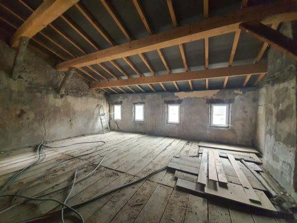 Dpt Vosges (88), à vendre RAMBERVILLERS immeuble T15 de 280 m2 à rénover en 5 ou 6 appartements avec cour