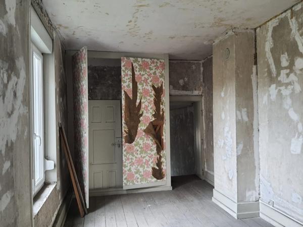 Dpt Vosges (88), à vendre RAMBERVILLERS immeuble T15 de 280 m2 à rénover en 5 ou 6 appartements avec cour