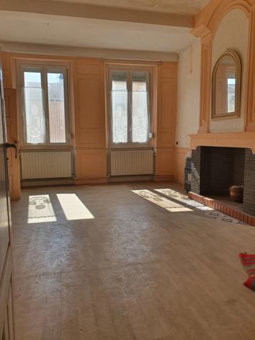 Dpt Vosges (88), à vendre RAMBERVILLERS immeuble T15 de 280 m2 à rénover en 5 ou 6 appartements avec cour