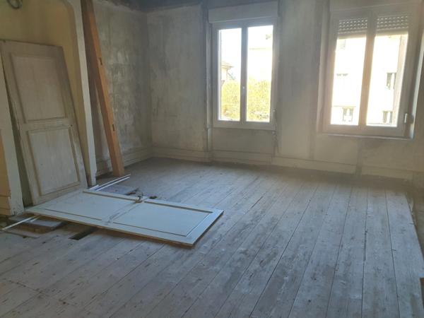 Dpt Vosges (88), à vendre RAMBERVILLERS immeuble T15 de 280 m2 à rénover en 5 ou 6 appartements avec cour