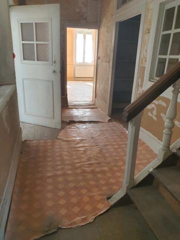 Dpt Vosges (88), à vendre RAMBERVILLERS immeuble T15 de 280 m2 à rénover en 5 ou 6 appartements avec cour