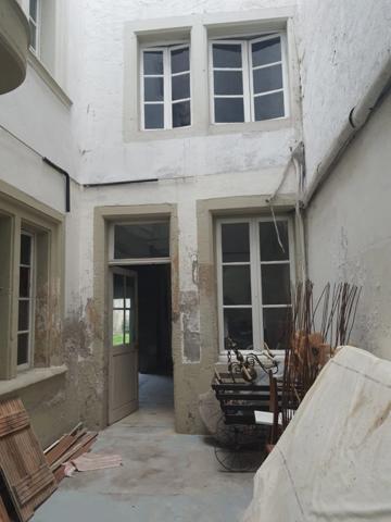 Dpt Vosges (88), à vendre RAMBERVILLERS immeuble T15 de 280 m2 à rénover en 5 ou 6 appartements avec cour