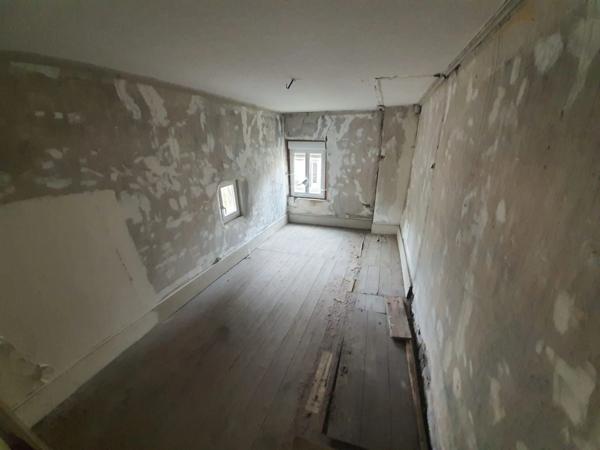 Dpt Vosges (88), à vendre RAMBERVILLERS immeuble T15 de 280 m2 à rénover en 5 ou 6 appartements avec cour