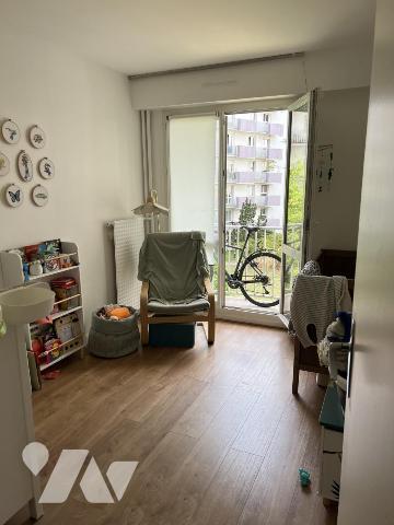 BEL APPARTEMENT FAMILIAL DE 4/5 PIECES