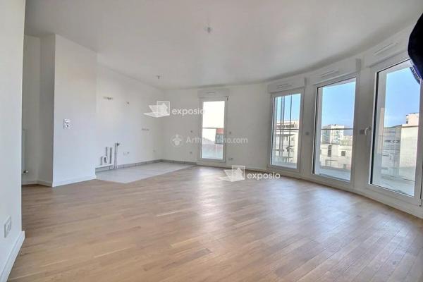 Location                                                      Appartement
                        
                     3 pièces                      70 m2                     à Asnières-sur-Seine