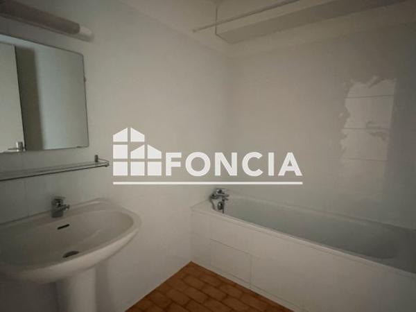 Location Appartement 3 pièces 78.1 m² - 768/788/804 ROUTE DE CHAMBERY Gilly Sur Isere 73200