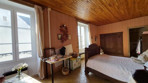 Boynes (45300) Ensemble de deux habitations