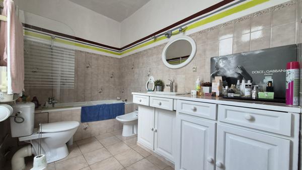 Boynes (45300) Ensemble de deux habitations