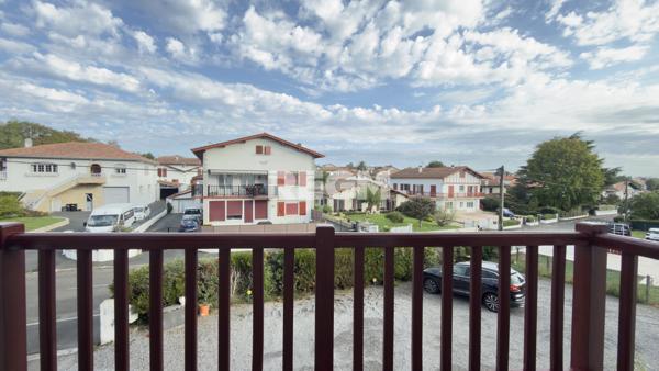 CIBOURE - Appartement T4 traversant de 87m² avec Terrasse de 51 m² Garage et Parking privatif