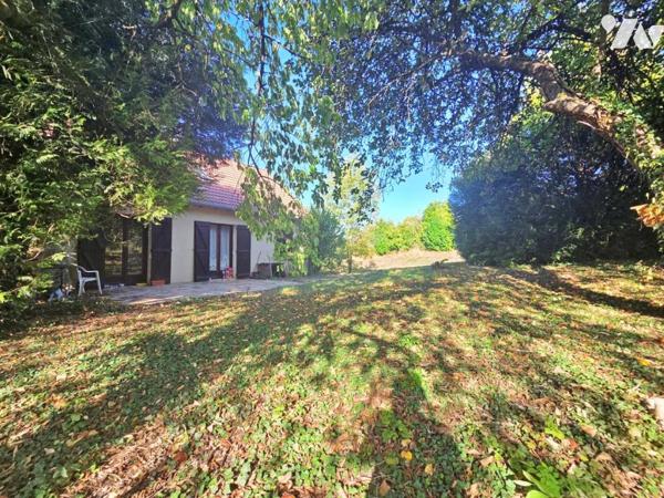 Pavillon à conforter avec jardin