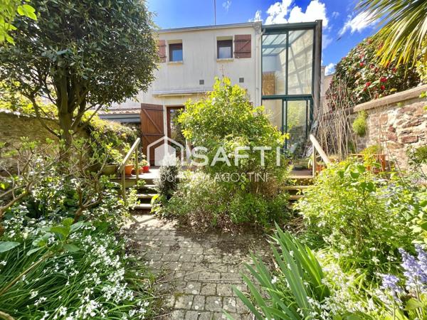 Maison sur 2 niveaux, 2 chambres et un bureau, jardin, cave  dans le pentagone