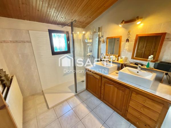 Maison sur 2 niveaux, 2 chambres et un bureau, jardin, cave  dans le pentagone