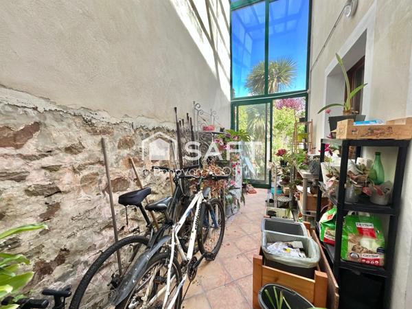 Maison sur 2 niveaux, 2 chambres et un bureau, jardin, cave  dans le pentagone