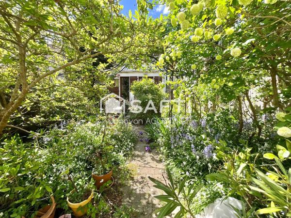 Maison sur 2 niveaux, 2 chambres et un bureau, jardin, cave  dans le pentagone