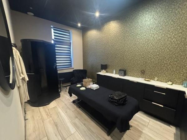 Commerce à Louer à MARLY 1200 €