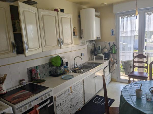 GUEMENE SUR SCORFF IMMEUBLE DE RAPPORT COMPOSE DE 2 LOGEMENTS T3 ET T5 JARDIN DE 800M² ENVIRON